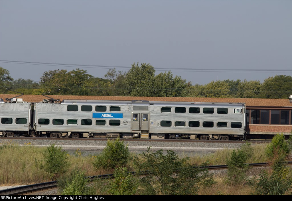 Metra 1320 makes it's station stop in Matteson Illinois